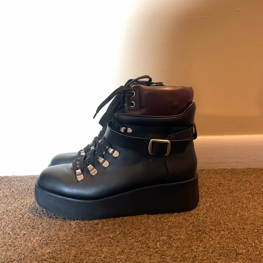 Steve Madden platform boots black and brown